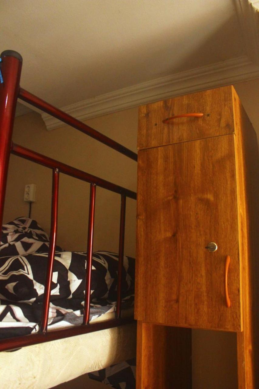 Everyday Cat Hostel Батумі Екстер'єр фото