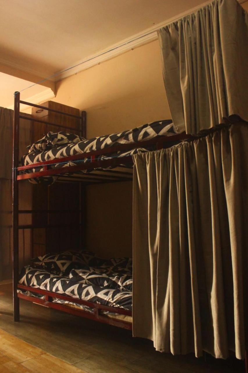 Everyday Cat Hostel Батумі Екстер'єр фото