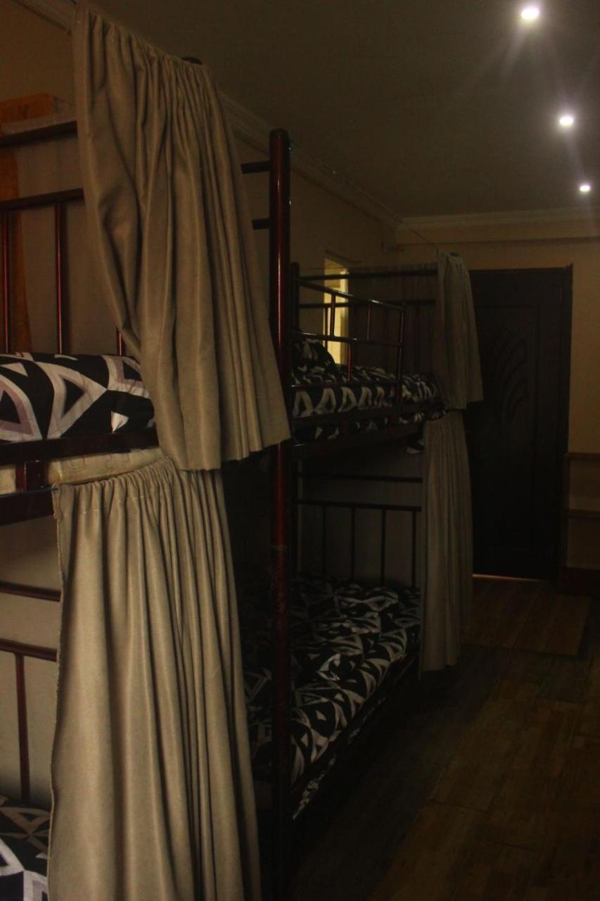 Everyday Cat Hostel Батумі Екстер'єр фото