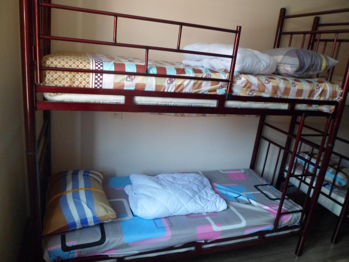 Everyday Cat Hostel Батумі Екстер'єр фото