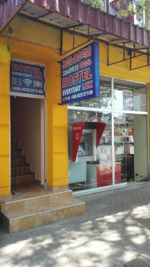 Everyday Cat Hostel Батумі Екстер'єр фото