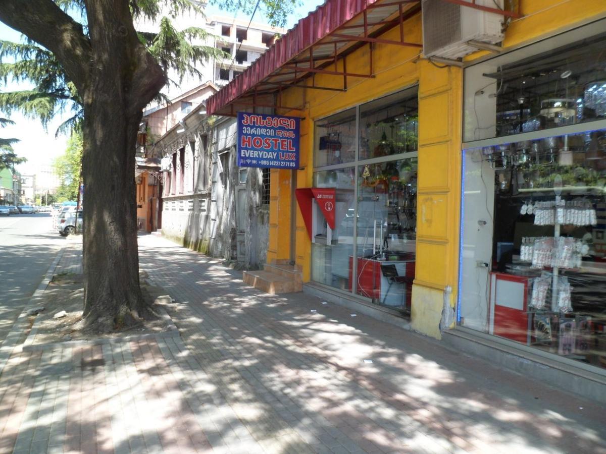 Everyday Cat Hostel Батумі Екстер'єр фото